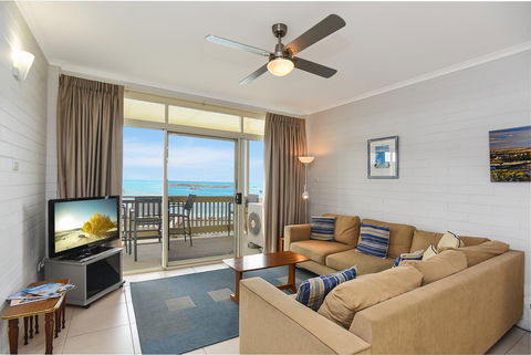 The Dolphins Beachfront Apartments - Tourism Noosa 13