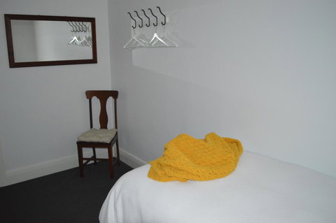 Two Cow Cottage Bed & Breakfast - Tourism Noosa 16