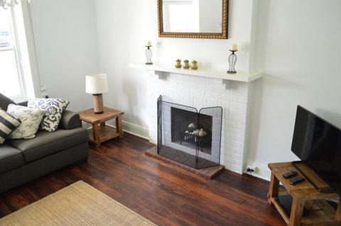 Two Cow Cottage Bed & Breakfast - Tourism Noosa 13