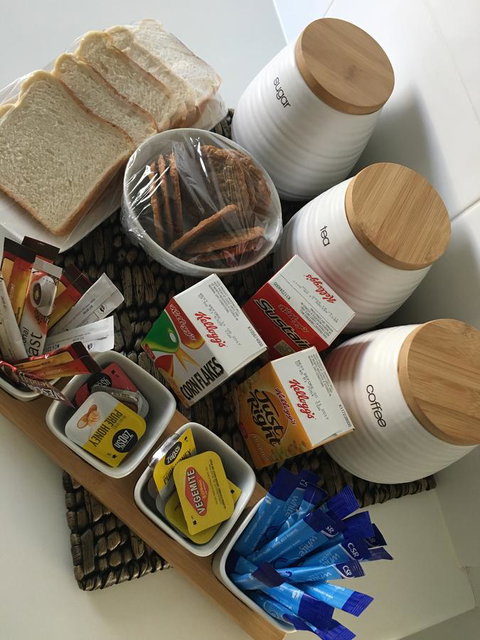 Two Cow Cottage Bed & Breakfast - Tourism Noosa 9