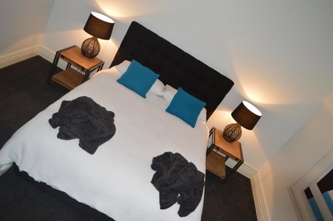 Two Cow Cottage Bed & Breakfast - Tourism Noosa 17