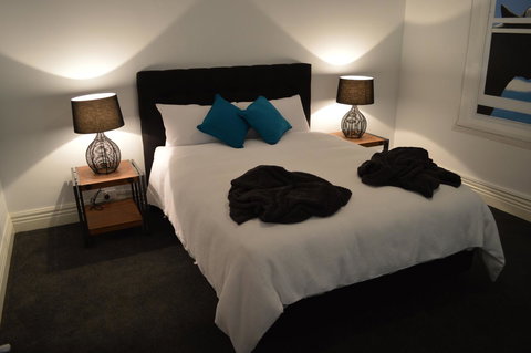 Two Cow Cottage Bed & Breakfast - Tourism Noosa 19