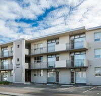 Glenelg Holiday Apartments - Corfu - Tourism Noosa