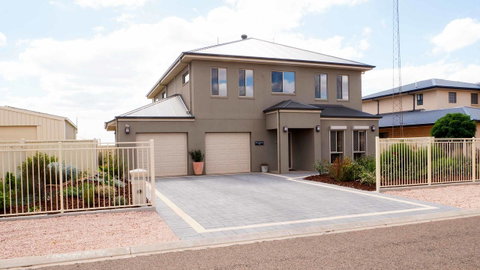 Rezare House Bed & Breakfast - Tourism Noosa 0