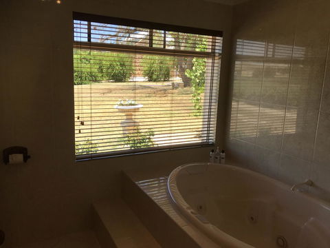 Barossa Shiraz Estate - Tourism Noosa 32