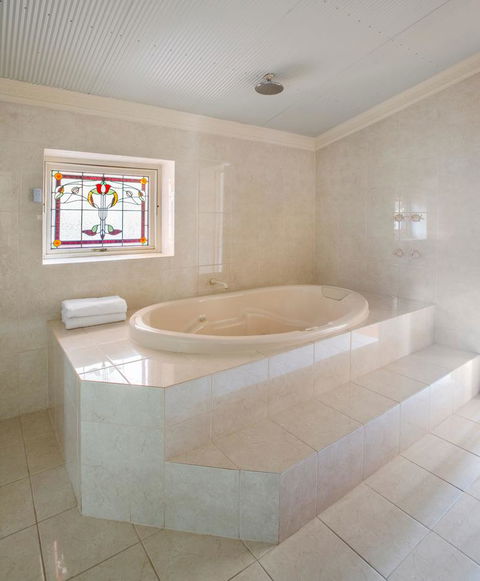 Barossa Shiraz Estate - Tourism Noosa 12