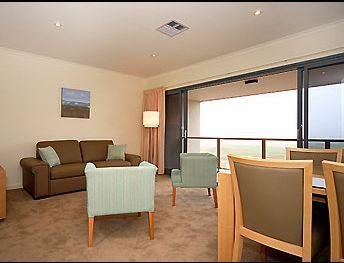 Lady Bay Hotel - Tourism Noosa 6