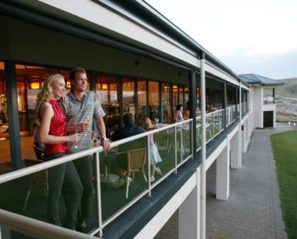 Lady Bay Hotel - Tourism Noosa 10