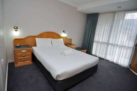 Hilton Beachfront Motel - Tourism Noosa 24