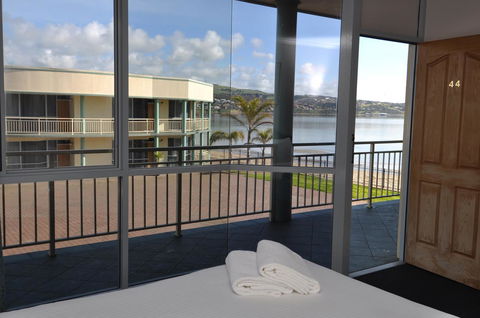 Hilton Beachfront Motel - Tourism Noosa 0