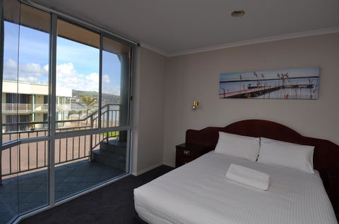 Hilton Beachfront Motel - Tourism Noosa 34