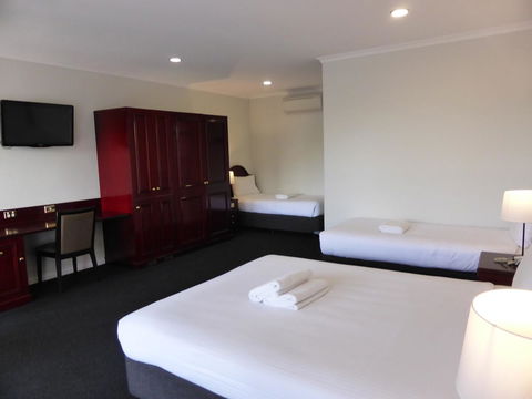 Hilton Beachfront Motel - Tourism Noosa 35