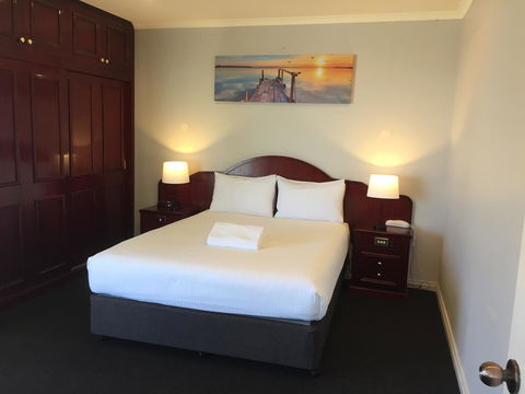 Hilton Beachfront Motel - Tourism Noosa 8