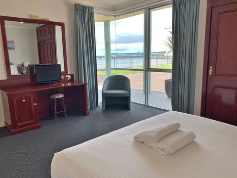 Hilton Beachfront Motel - Tourism Noosa 14