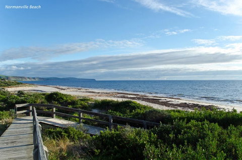 The Log Cabin - 47 Jetty Road - Tourism Noosa 12