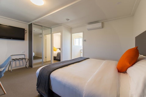Mick O\'Sheas - Tourism Noosa 14