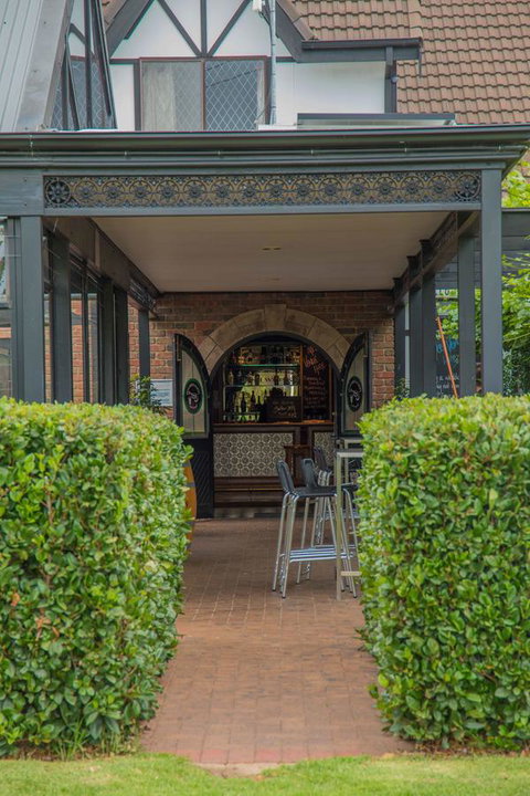 Mick O\'Sheas - Tourism Noosa 40