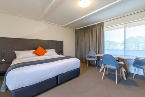 Mick O\'Sheas - Tourism Noosa 16