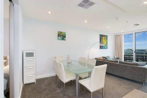 Beachside Luxury & Comfort, Ocean Views In Glenelg - Tourism Noosa 11