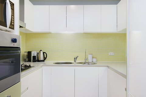 Beachside Luxury & Comfort, Ocean Views In Glenelg - Tourism Noosa 14