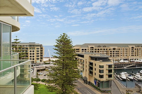 Beachside Luxury & Comfort, Ocean Views In Glenelg - Tourism Noosa 25