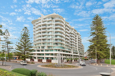 Beachside Luxury & Comfort, Ocean Views In Glenelg - Tourism Noosa 22