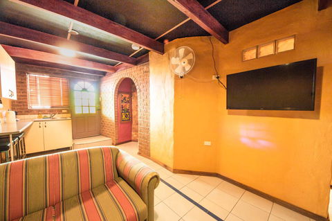 The Underground Motel - Tourism Noosa 16