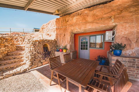 The Underground Motel - Tourism Noosa 13