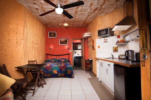 The Underground Motel - Tourism Noosa 19