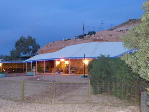 The Underground Motel - Tourism Noosa 0