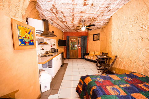 The Underground Motel - Tourism Noosa 18