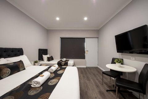 City Centre Motel Hotel - Tourism Noosa 0