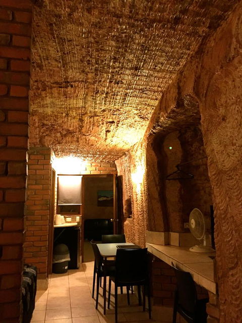 The Lookout Cave Underground Motel - Tourism Noosa 19