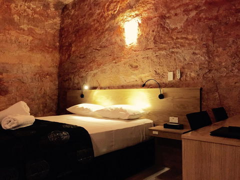 The Lookout Cave Underground Motel - Tourism Noosa 0