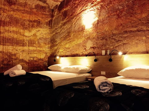 The Lookout Cave Underground Motel - Tourism Noosa 34