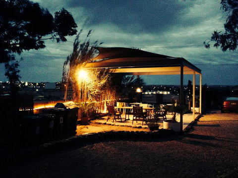 The Lookout Cave Underground Motel - Tourism Noosa 14