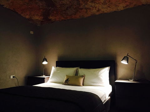 The Lookout Cave Underground Motel - Tourism Noosa 40