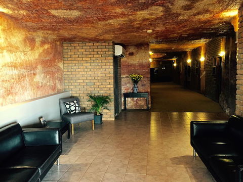 The Lookout Cave Underground Motel - Tourism Noosa 18