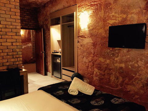 The Lookout Cave Underground Motel - Tourism Noosa 42