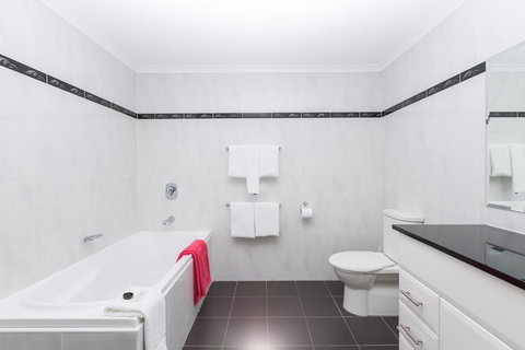 Ramada Resort By Wyndham Shoal Bay - Tourism Noosa 33