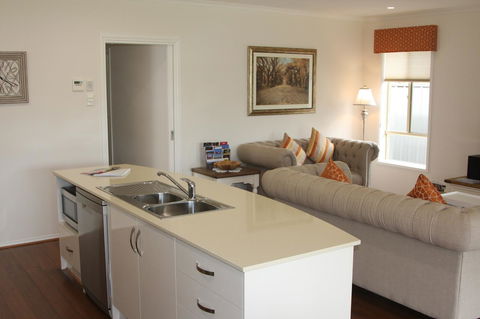 C And C Tanunda - Tourism Noosa 12