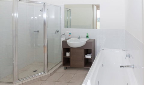 South Shores Yellowfin Villa 96 - South Shores Normanville - Tourism Noosa 11