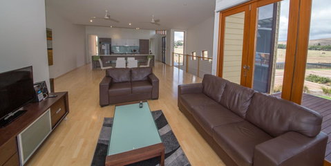 South Shores Yellowfin Villa 96 - South Shores Normanville - Tourism Noosa 1