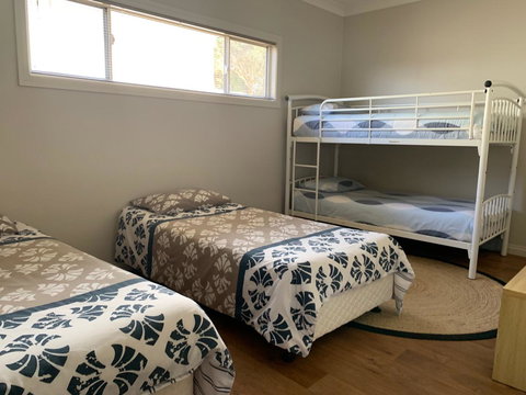 Waterfront On Osprey - Tourism Noosa 16