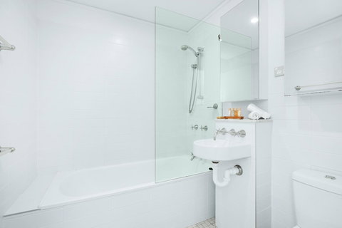 One Mile Retreat - Tourism Noosa 11