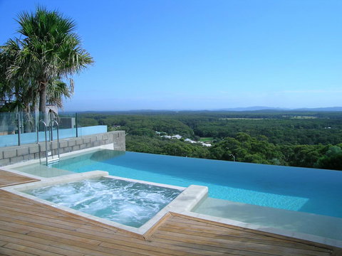 One Mile Retreat - Tourism Noosa 2