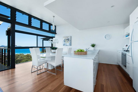 One Mile Retreat - Tourism Noosa 5