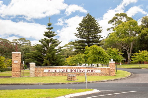 Blue Lake Holiday Park - Tourism Noosa 0