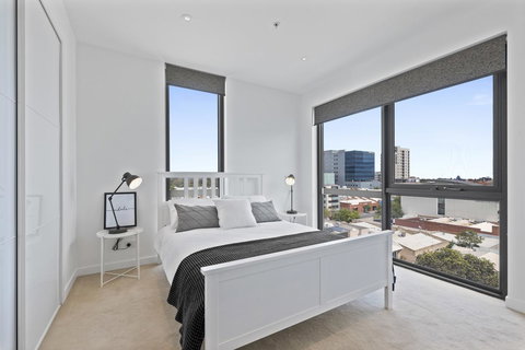 Views On Surflen - Tourism Noosa 5