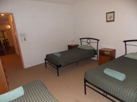 Desert View Apartments - Tourism Noosa 2